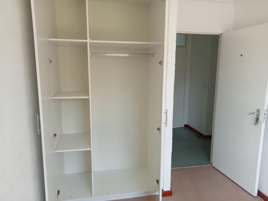 To Let 1 Bedroom Property for Rent in Montclair Western Cape